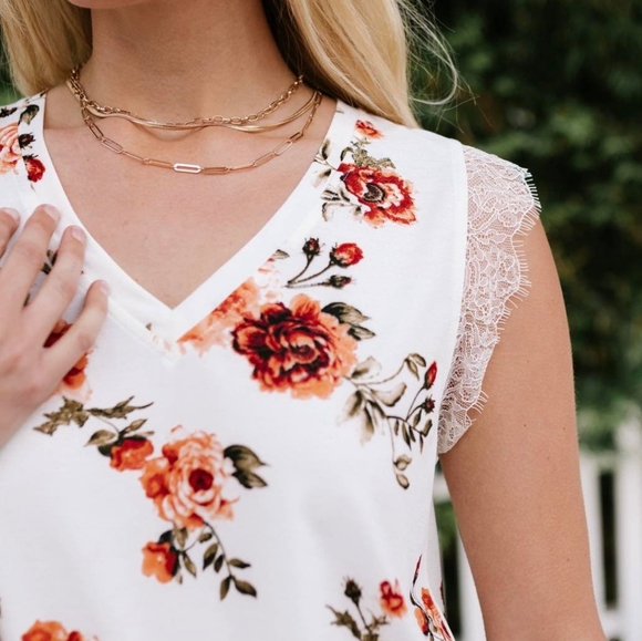 AMARYLLIS Lainey Lace Trim Sleeves Top in Floral Print - Picture 3 of 7